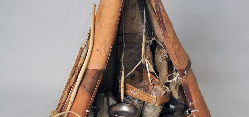 Каталог коллекции «Чум – традиционное жилище тувинцев-тоджинцев» из фондов Национального музея Республики Тыва
