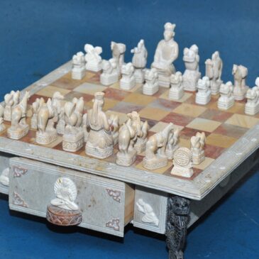 Приглашаем владельцев шахмат к участию в выставке, открывающейся в День Республики!