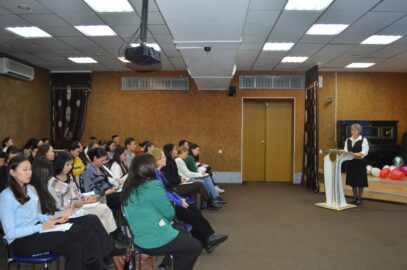 Семинар для будущих педагогов прошел в Национальном музее им. Алдан-Маадыр