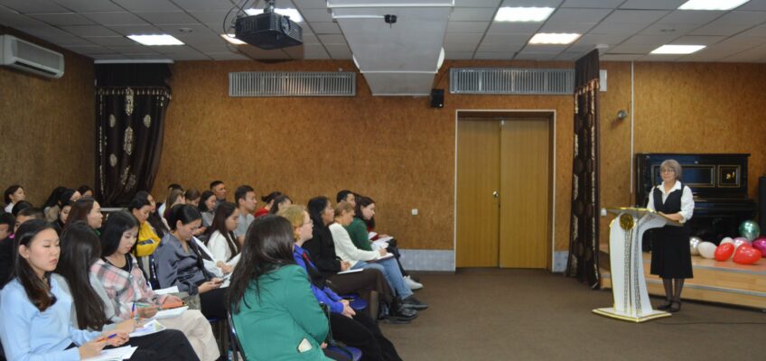 Семинар для будущих педагогов прошел в Национальном музее им. Алдан-Маадыр